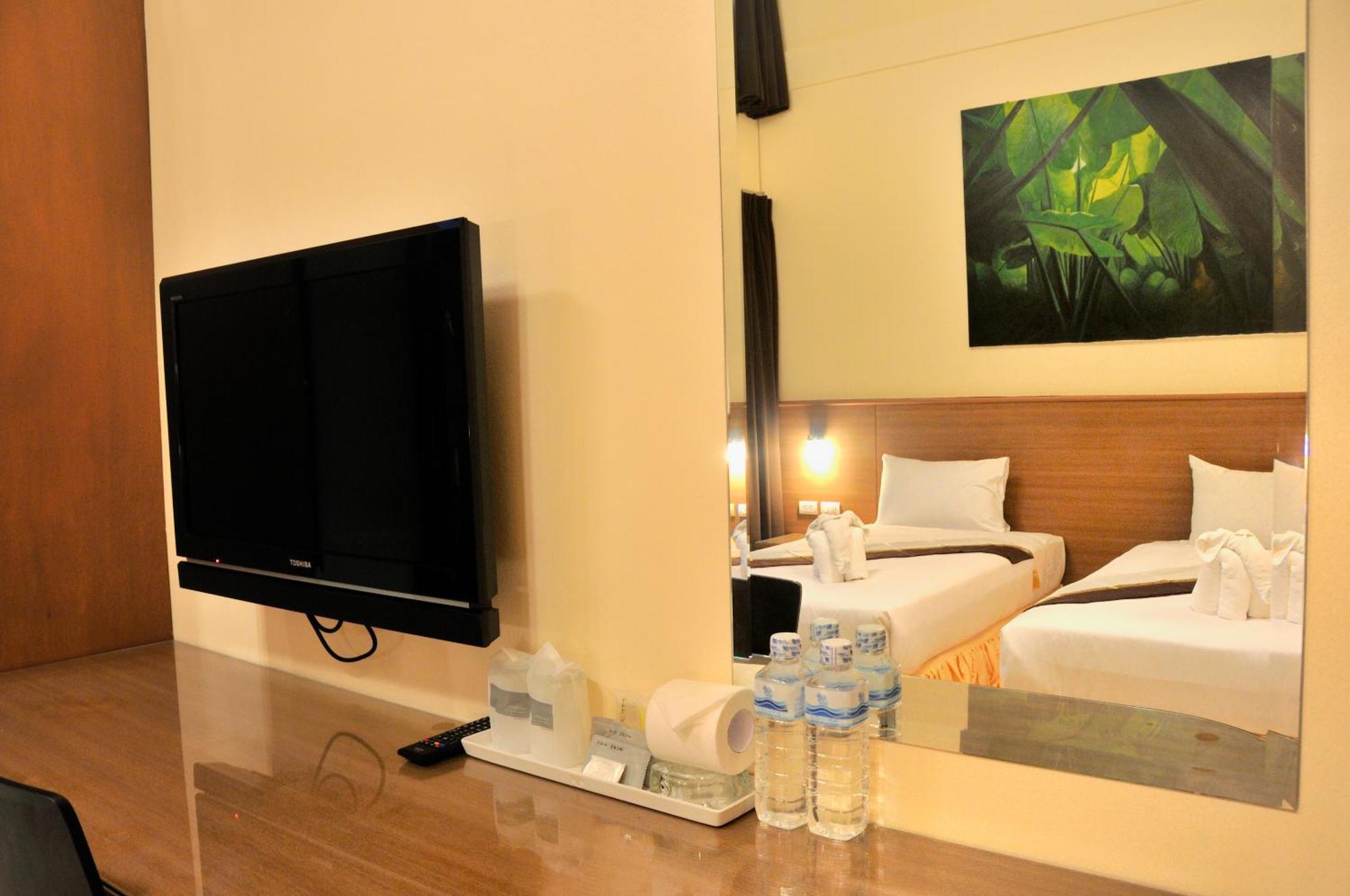 The Wave Hotel Patong Sha Пхукет Екстер'єр фото