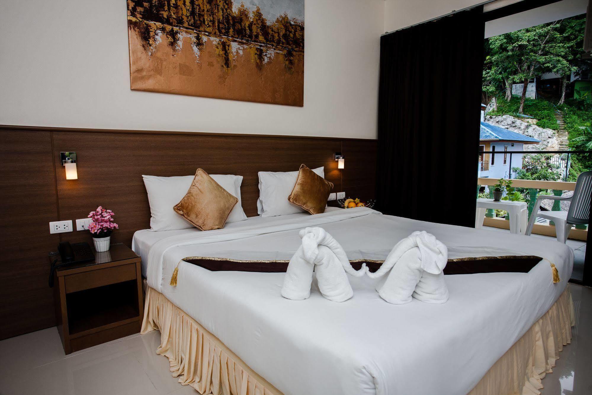 The Wave Hotel Patong Sha Пхукет Екстер'єр фото